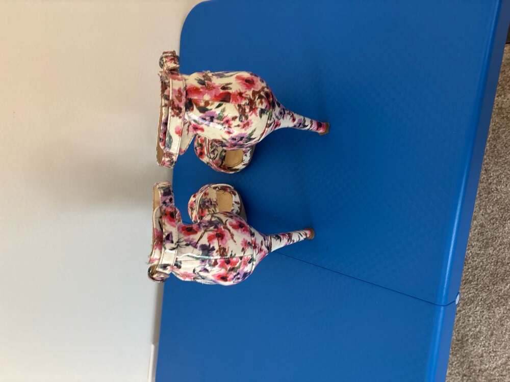 Xappeal Angelina Floral Ankle Strap Heeled Sandals Size 9.5 - Picture 3 of 11